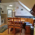 Mendei Vendeghaz Loft Mende