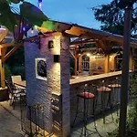 Mendei Vendeghaz Loft Mende