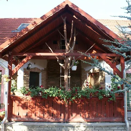 Mendei Vendeghaz Loft
