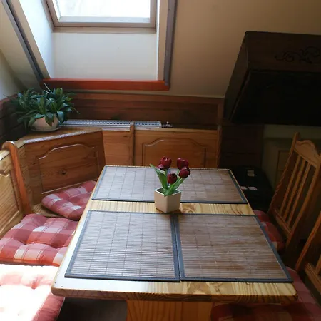 Mendei Vendeghaz Loft 招待所 *