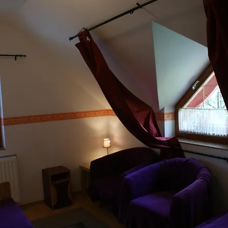 Mendei Vendeghaz Loft 招待所