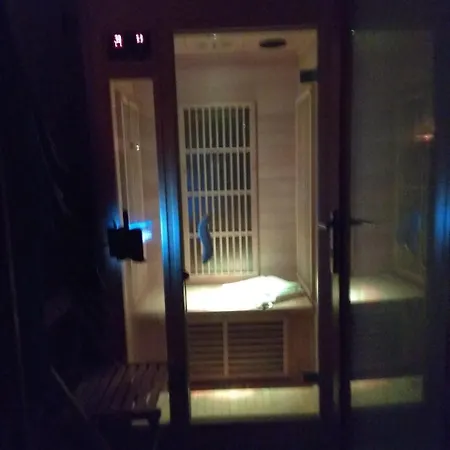 Mendei Vendeghaz Loft 招待所 *