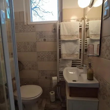 招待所 Mendei Vendeghaz Loft Mende