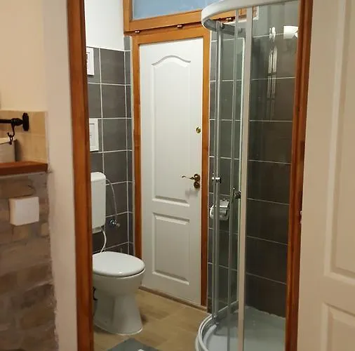 Mendei Vendeghaz Loft Pensjonat Mende